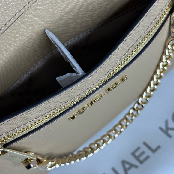 MICHAEL KORS Jet Set Travel Large Chain Cossbody Bag in Camel with Dust Bag NWT - Picture 3 of 5